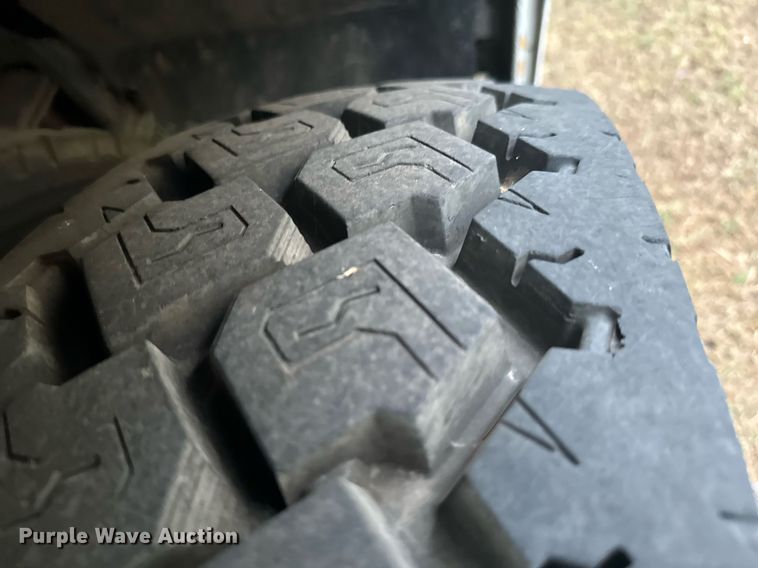 image for item IE9157 2001 Thomas   Saf-T-Liner MVP school bus