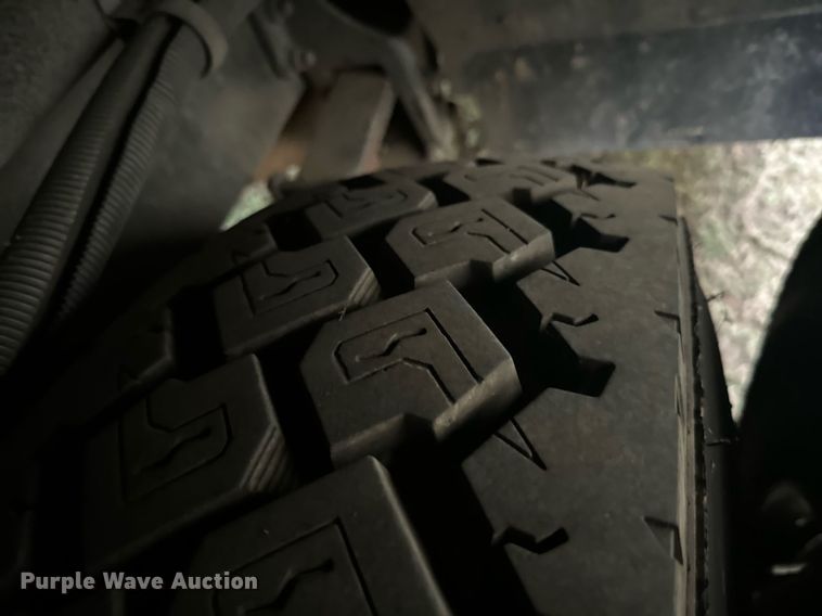 image for item IE9157 2001 Thomas   Saf-T-Liner MVP school bus