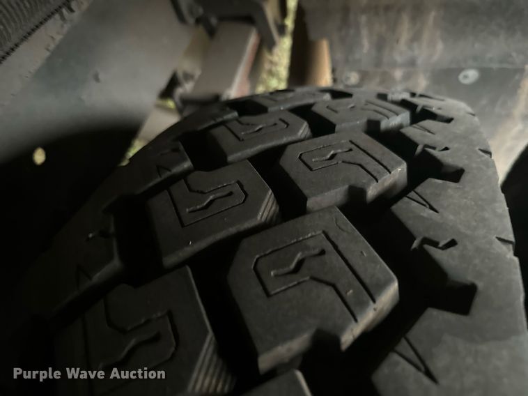 image for item IE9157 2001 Thomas   Saf-T-Liner MVP school bus