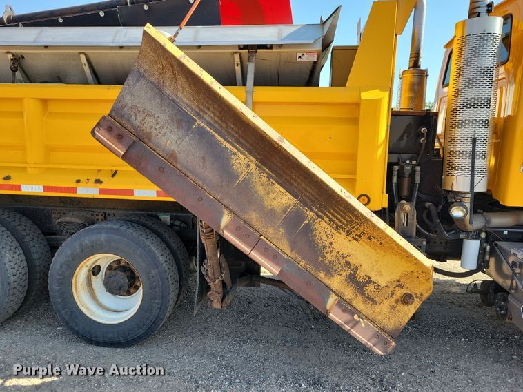 image for item JH9939 2006 Sterling L-Line dump truck