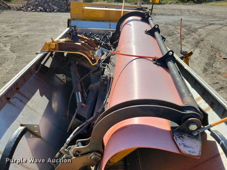 image for item JH9939 2006 Sterling L-Line dump truck