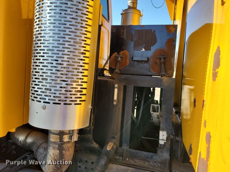 image for item JH9939 2006 Sterling L-Line dump truck