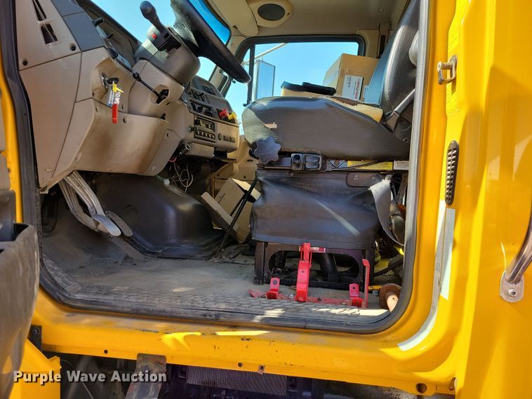 image for item JH9939 2006 Sterling L-Line dump truck