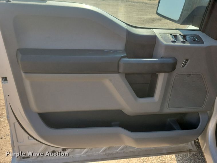 image for item JH9960 2019 Ford F150 XL SuperCrew pickup truck