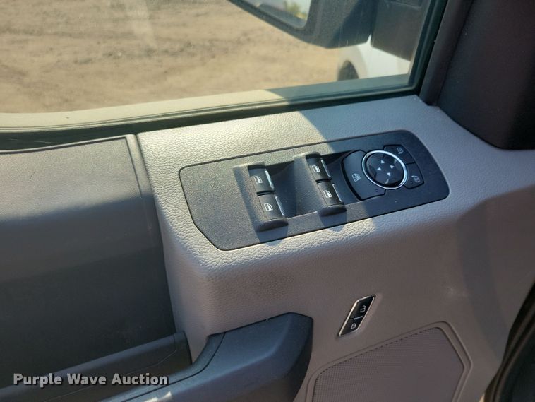 image for item JH9960 2019 Ford F150 XL SuperCrew pickup truck