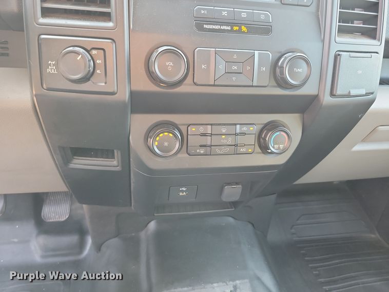 image for item JH9960 2019 Ford F150 XL SuperCrew pickup truck