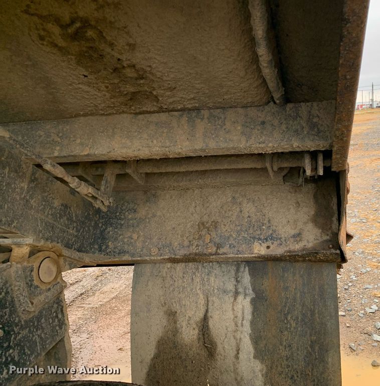 image for item JT9661 2001 International  4900 dump truck