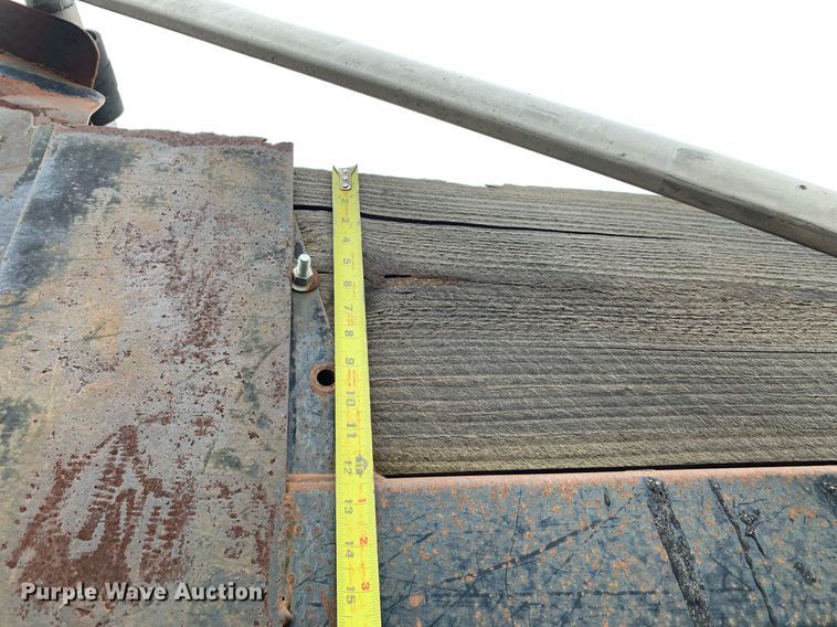 image for item JT9661 2001 International  4900 dump truck