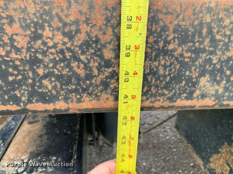 image for item JT9661 2001 International  4900 dump truck