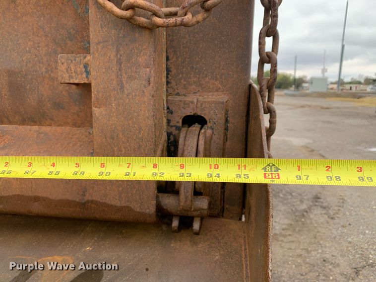 image for item JT9661 2001 International  4900 dump truck