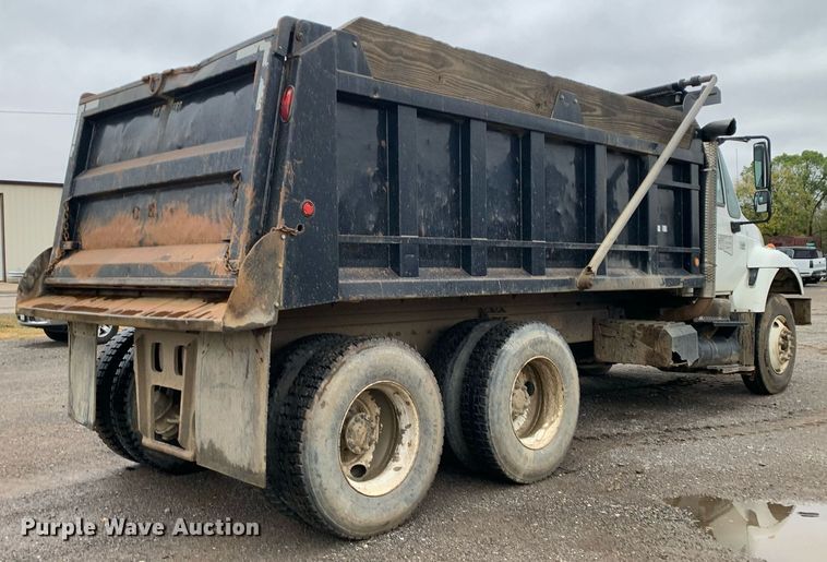 image for item JT9662 2007 International  7400 dump truck