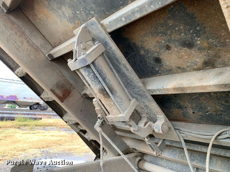 image for item JT9662 2007 International  7400 dump truck