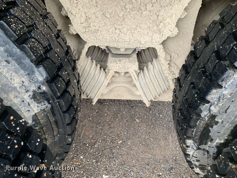 image for item JT9662 2007 International  7400 dump truck