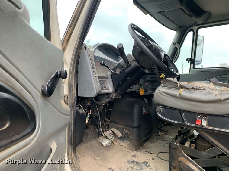 image for item JT9662 2007 International  7400 dump truck