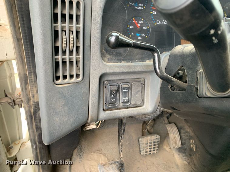 image for item JT9662 2007 International  7400 dump truck