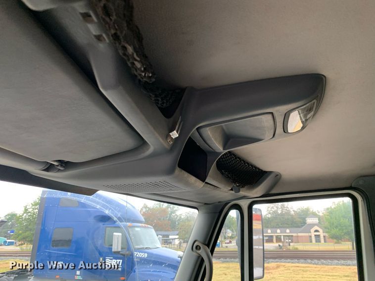 image for item JT9662 2007 International  7400 dump truck