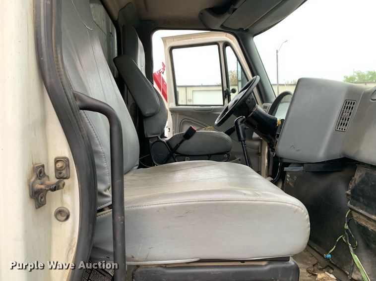 image for item JT9662 2007 International  7400 dump truck