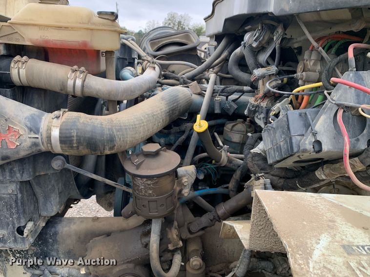 image for item JT9662 2007 International  7400 dump truck