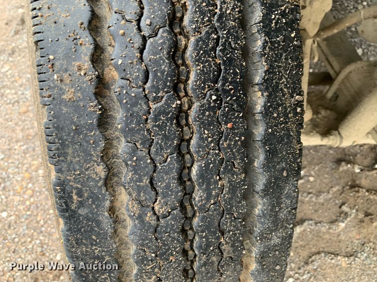 image for item JT9662 2007 International  7400 dump truck