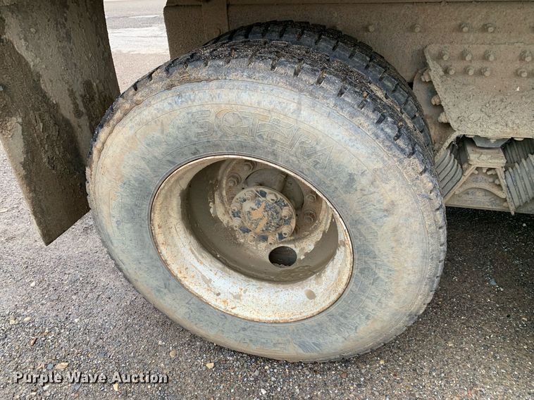 image for item JT9662 2007 International  7400 dump truck