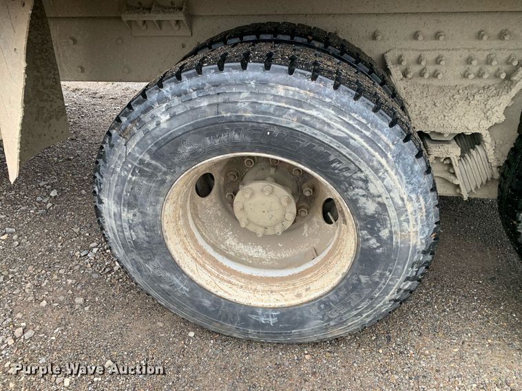 image for item JT9662 2007 International  7400 dump truck