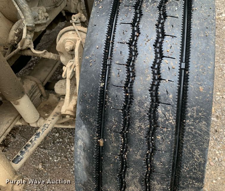 image for item JT9662 2007 International  7400 dump truck