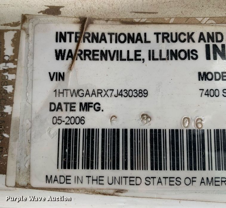 image for item JT9662 2007 International  7400 dump truck