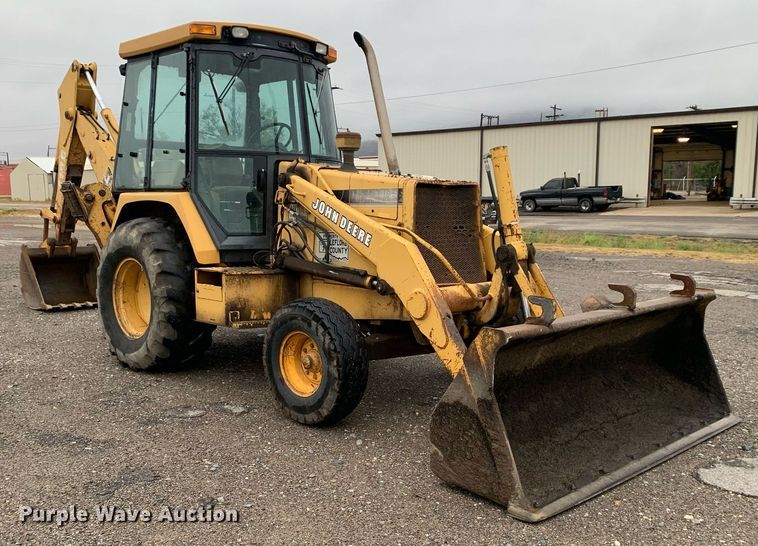 image for item JT9664 1993 John Deere  310D backhoe