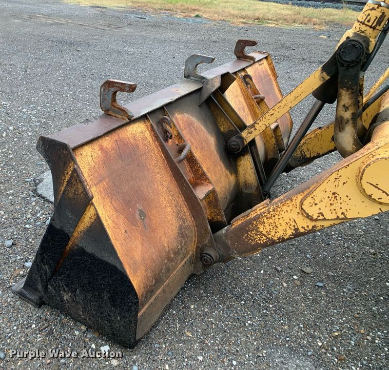 image for item JT9664 1993 John Deere  310D backhoe