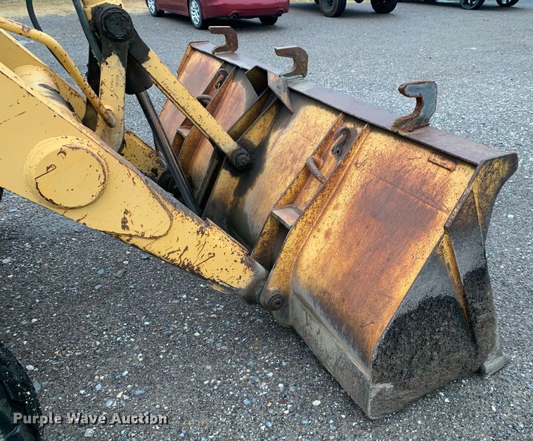 image for item JT9664 1993 John Deere  310D backhoe