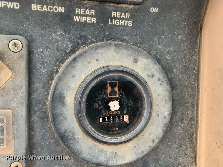 image for item JT9664 1993 John Deere  310D backhoe