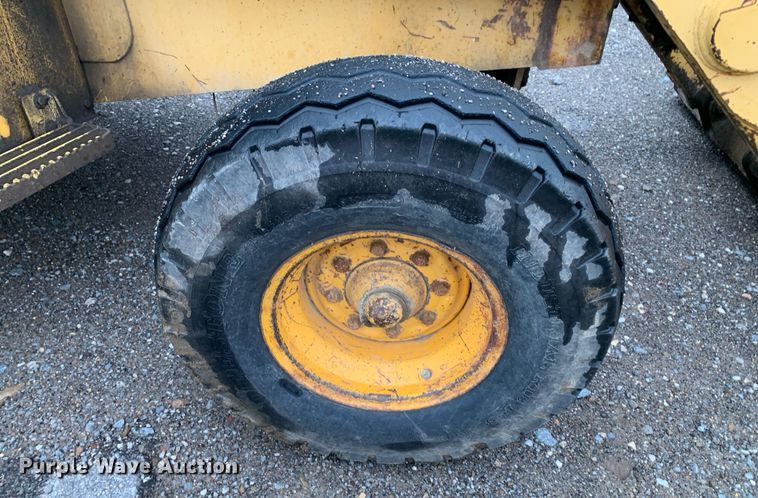 image for item JT9664 1993 John Deere  310D backhoe