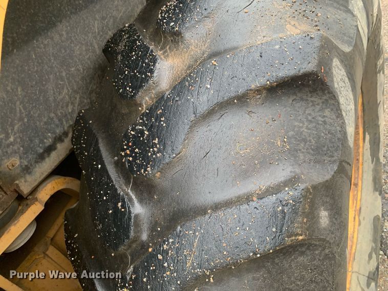 image for item JT9664 1993 John Deere  310D backhoe