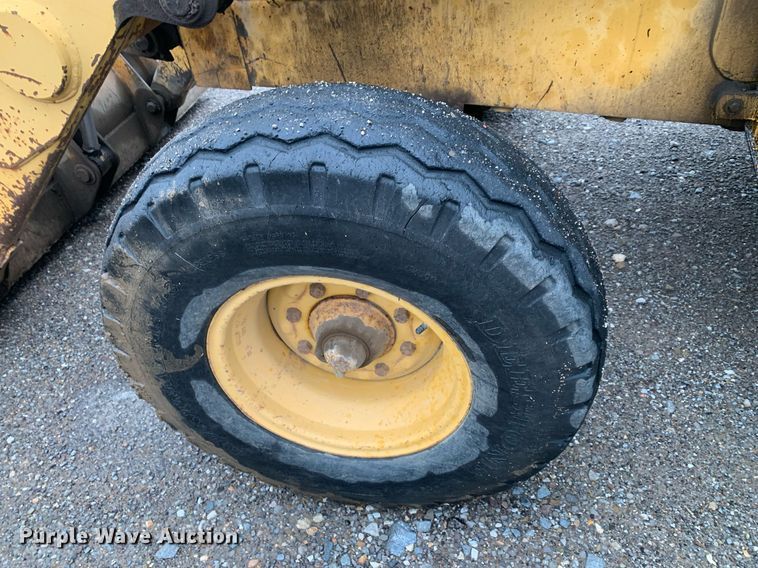 image for item JT9664 1993 John Deere  310D backhoe