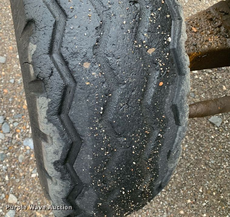 image for item JT9664 1993 John Deere  310D backhoe