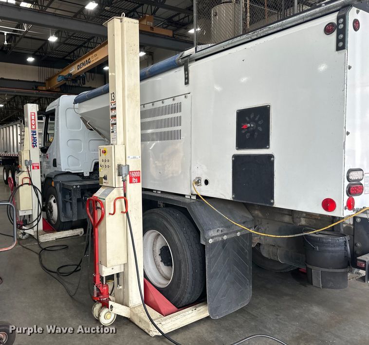 image for item LR9435 Stertil Koni four post lift