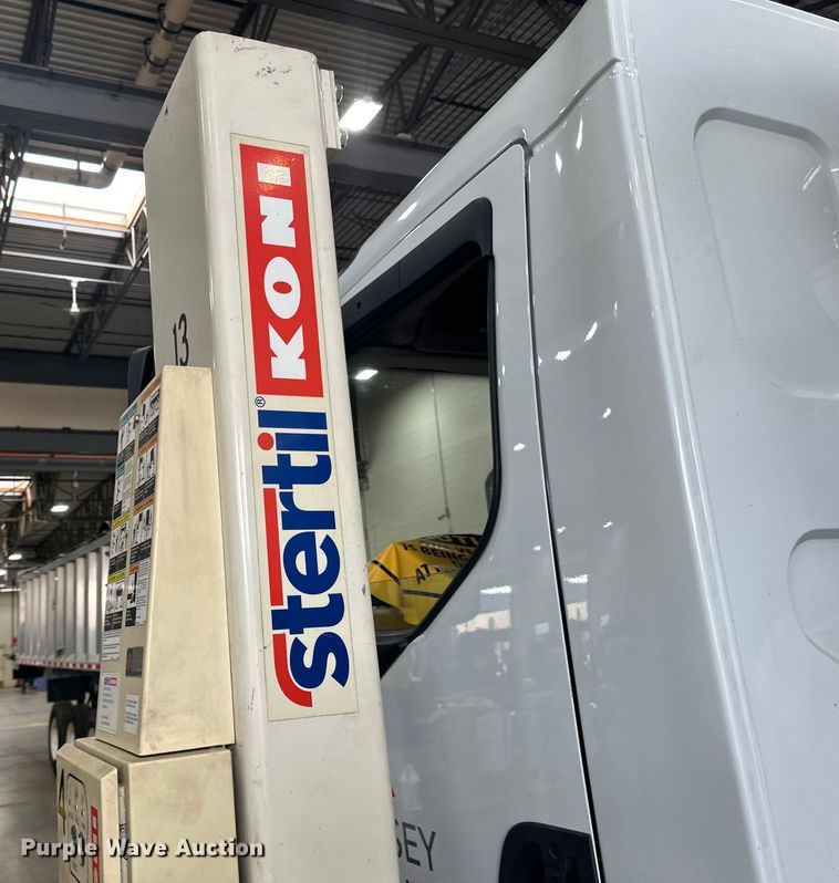 image for item LR9435 Stertil Koni four post lift