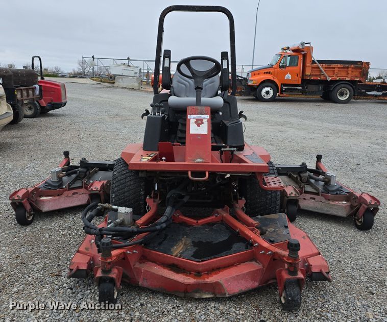 image for item LW9967 Toro Groundsmaster 4000-D lawn mower