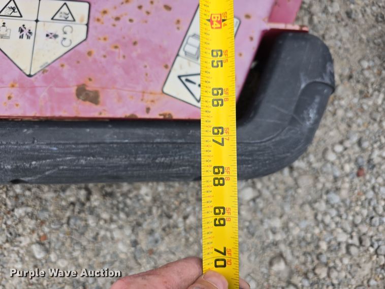 image for item LW9968 Toro Groundsmaster 7210 ZTR lawn mower