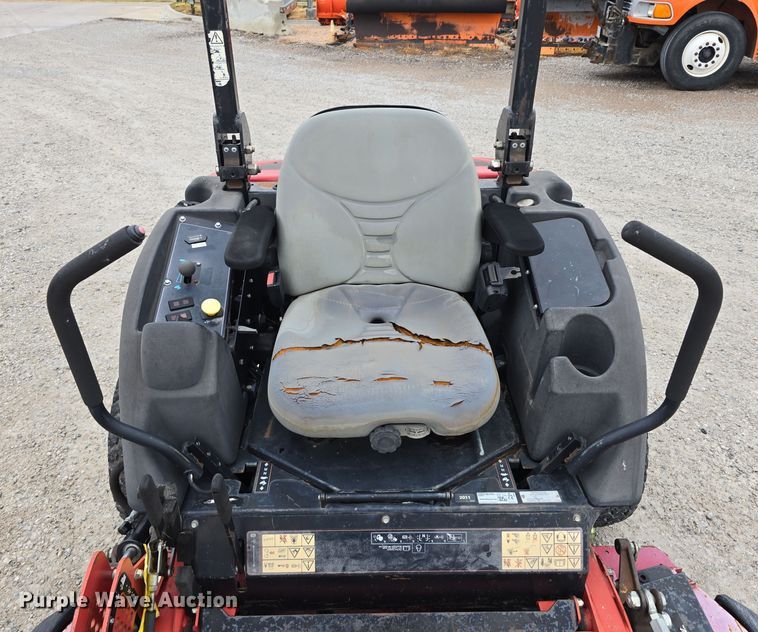 image for item LW9968 Toro Groundsmaster 7210 ZTR lawn mower