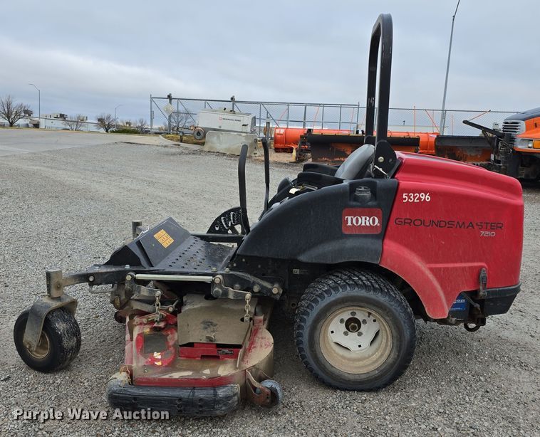 image for item LW9969 Toro Groundsmaster 7210 ZTR lawn mower