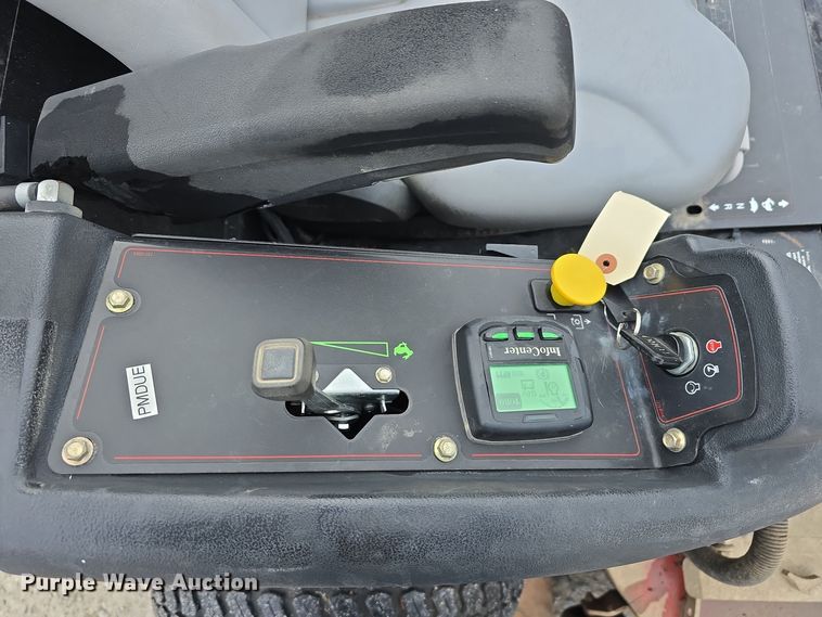 image for item LW9969 Toro Groundsmaster 7210 ZTR lawn mower