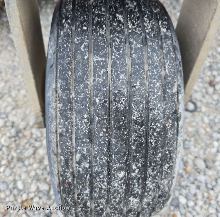 image for item LW9969 Toro Groundsmaster 7210 ZTR lawn mower