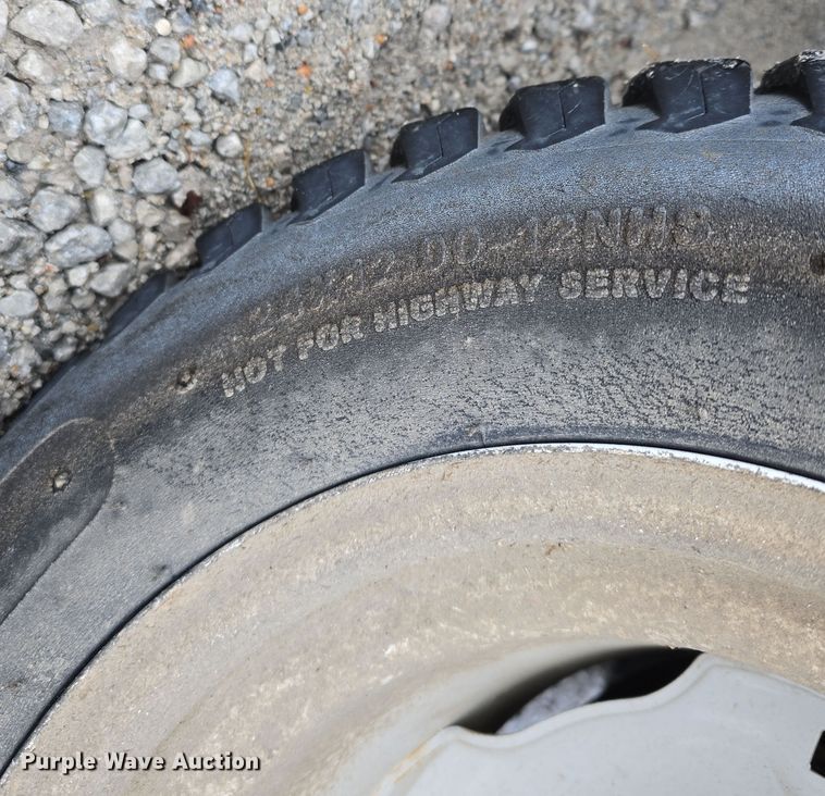 image for item LW9969 Toro Groundsmaster 7210 ZTR lawn mower