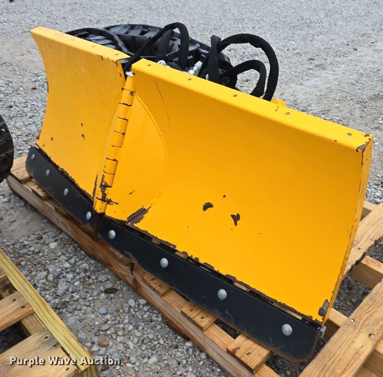 image for item LW9969 Toro Groundsmaster 7210 ZTR lawn mower