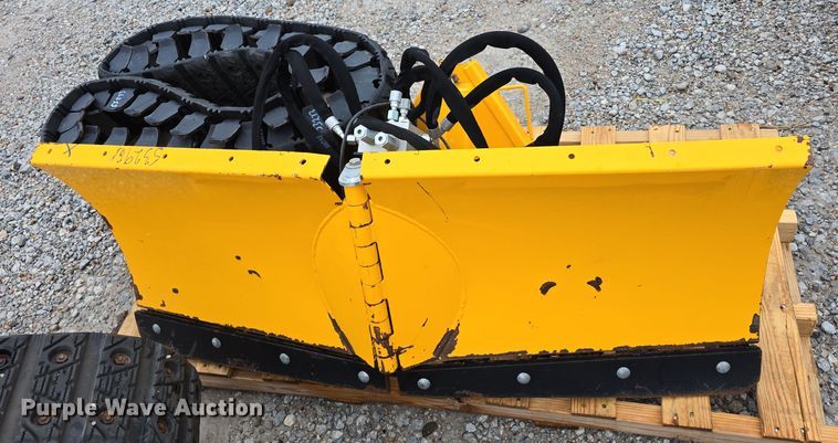 image for item LW9969 Toro Groundsmaster 7210 ZTR lawn mower