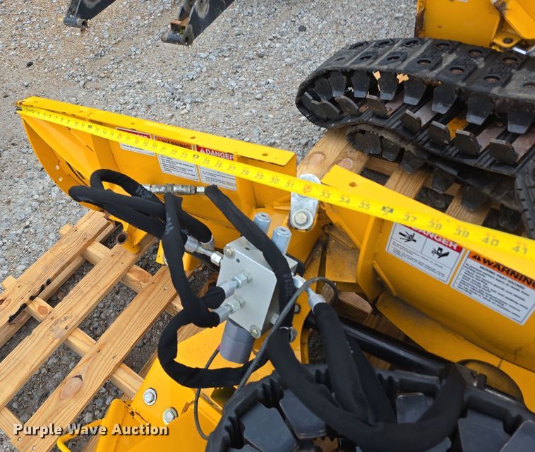 image for item LW9969 Toro Groundsmaster 7210 ZTR lawn mower