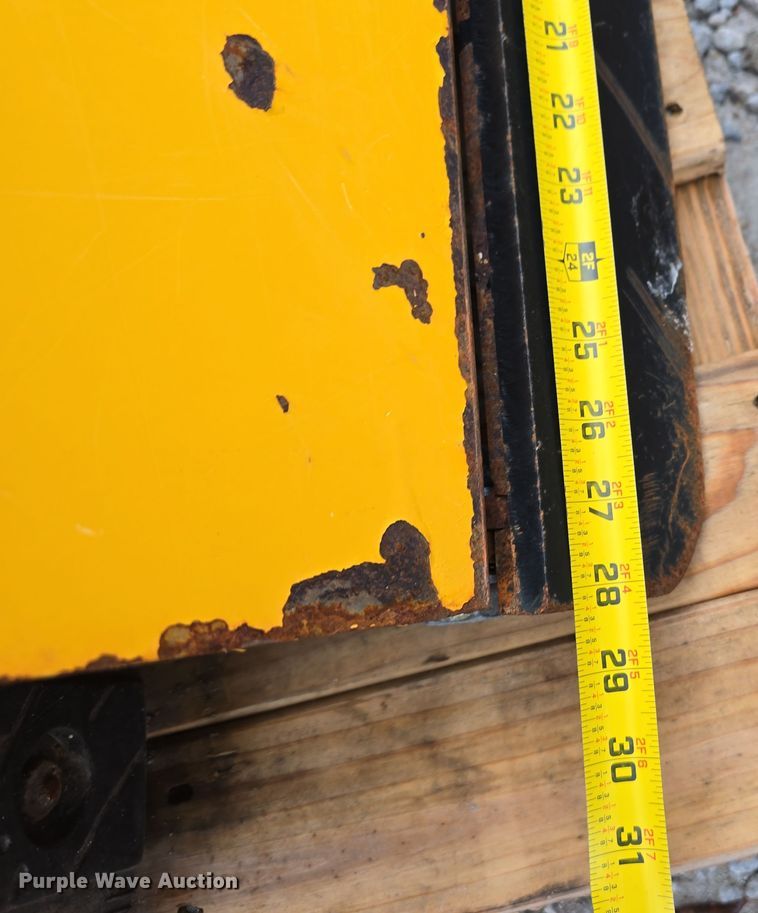 image for item LW9969 Toro Groundsmaster 7210 ZTR lawn mower