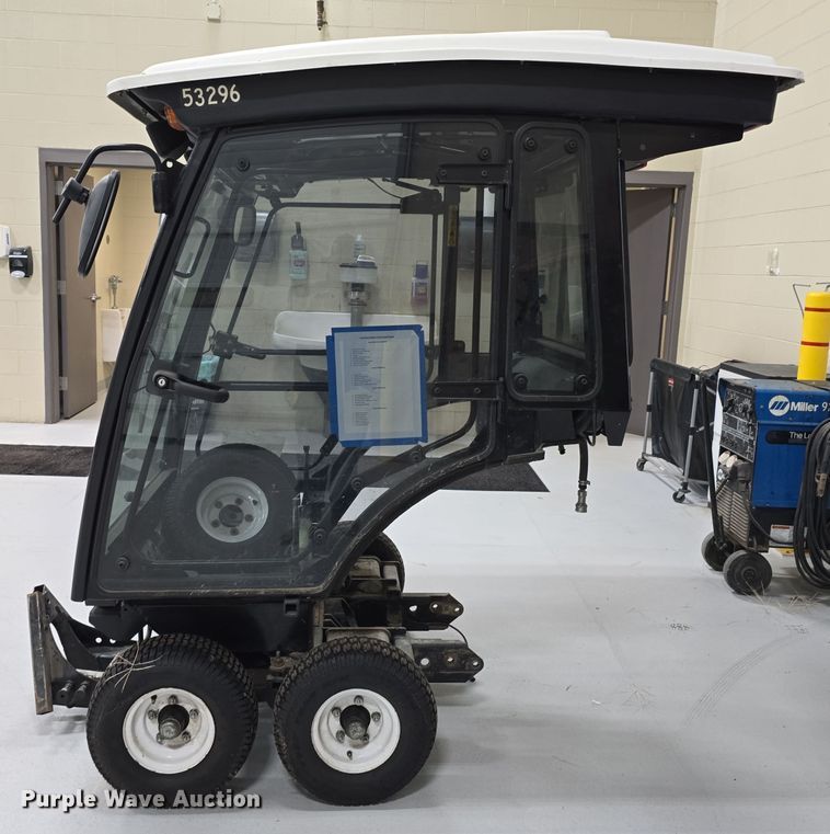 image for item LW9969 Toro Groundsmaster 7210 ZTR lawn mower