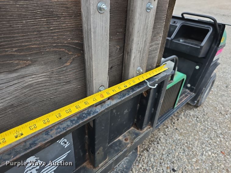 image for item LW9970 2001 Cushman Turf-Truckster utility vehicle